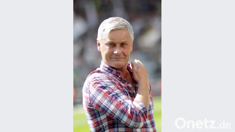 &quot;Die Verantwortlichen des FC haben mich davon sofort begeistert.&quot; Zitat: Armin Veh, neuer Sportgeschäftsführer beim 1. FC Köln