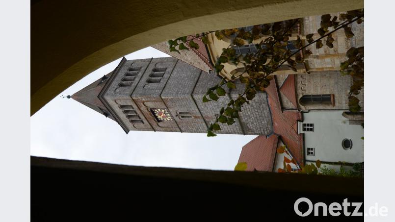 Hübsch, aber jahrelang im Dornröschenschlaf. Jetzt wird die Kastler Klosterburg zu neuem Leben erweckt - mit 37,4 Millionen Euro.	Bild: Hartl