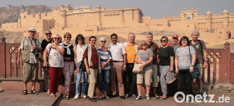 Die Reisegruppe des BLLV-Kreisverbandes Kemnath vor der Festung Amber bei Jaipur.