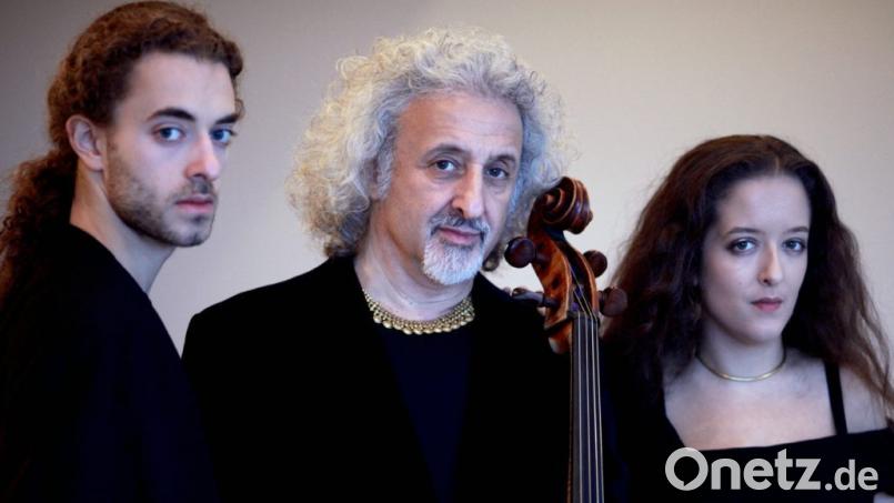 Mischa Maisky ist internationaler Meister seines Faches. Auch zwei seiner sechs Kinder, Lily und Sascha glühen für die Musik. 	Bild: Bernard Rosenberg