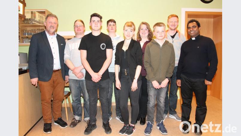 Christian Münchmeier (Vierter von links) steht nun an der Spitze der KLJB Waldkirch.	Bild: pi