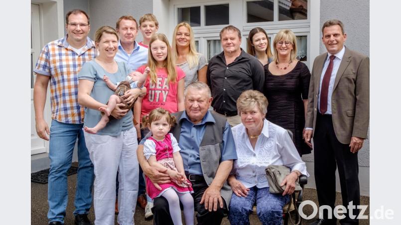Der Jubilar Bartholomäus Lobinger im Kreise der Familie