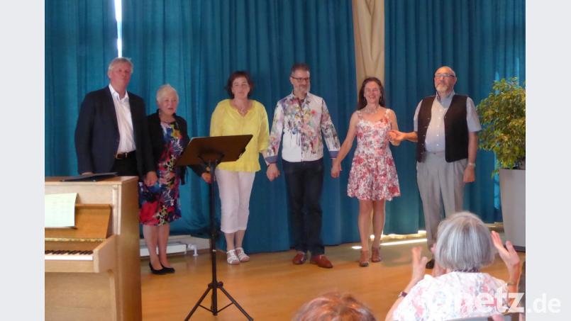 Schlussbild aller Akteure: (von links) Hans Grajer, Eva Danzl, Petra Müller, Manfred Dirscherl, Barbara Fröhlich und Winfried Bühner. Bild: fsb