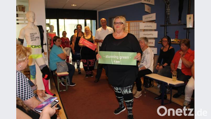 Höhepunkt des Tags der offenen Tür im "Haus des Lebens"war sicherlich die Modenschau, bei der Frauen mit ganz besonderen Kurven die speziell für sie kreierte Mode mit dem gewissen Etwas präsentierten.