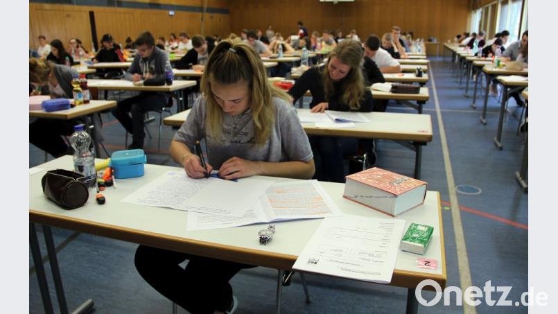 An der Fach- und Berufsoberschule haben am Montag die Abiturprüfungen begonnen. Bild: Wittmann