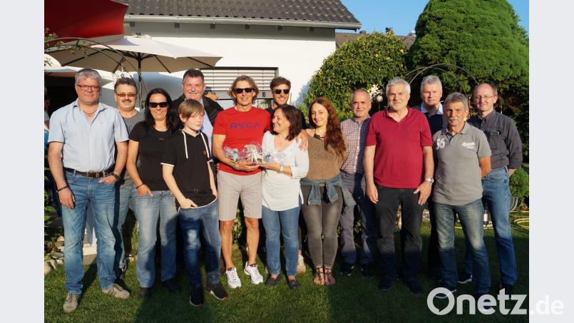 Trainer Josef Dütsch (Mitte) feiert 60. Geburtstag.  	Bild: du