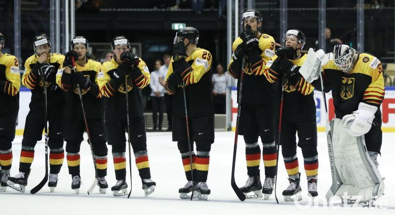 Den deutschen Eishockeyspielern war nach der abschließenden 0:3-Niederlage gegen Kanada nicht zum Feiern zumute. Der elfte Platz bei der Weltmeisterschaft sorgte für reichlich Ernüchterung.  	Bild: Petr David Josek/dpa