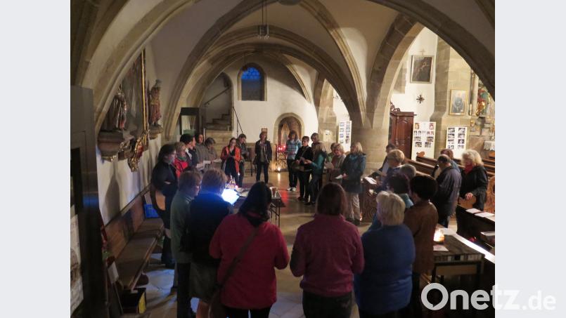 Lass dich leiten vom Licht, das dir leuchtet“ begann das gemeinsame Gebet im Eingangsbereich der Stadtpfarrkirche. jzk