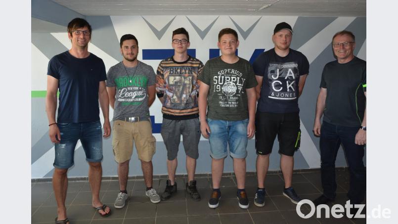 Neu gewählt hat die "Goserer-Jugend" ihr Führungsteam. Im Bild (von links) Jugendbeauftragter Wolfgang Pötzl, Maximilian Schiedeck, Holger Schmidt, Michael Schiedeck, Fabian Haberkorn und Bürgermeister Max Bindl. Bild: jr