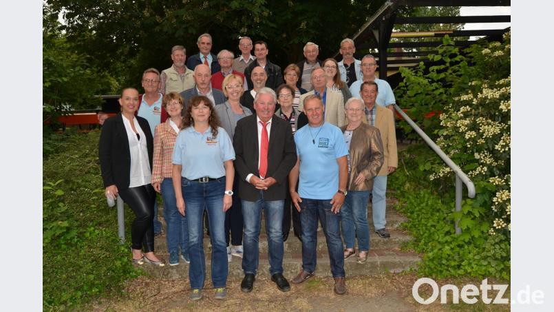 Sie führen den Stadtbad-Förderverein: Andreas Baierl, Hans Forster, Martina Kayser (vorne, von rechts) Bild: hcz