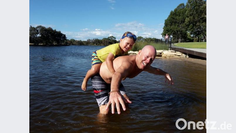 Generationenübergreifend: Um den demografischen Wandel zu gestalten, schüttet die Sparkassenstiftung 19.000 Euro für Projekte aus. 	Bild: Götz