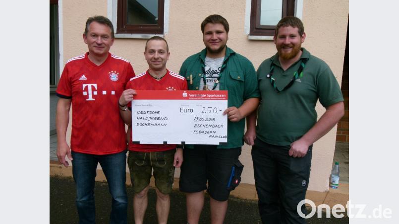 Michael Brüchner (2. v. li.), Stefan Grünwald (re.)