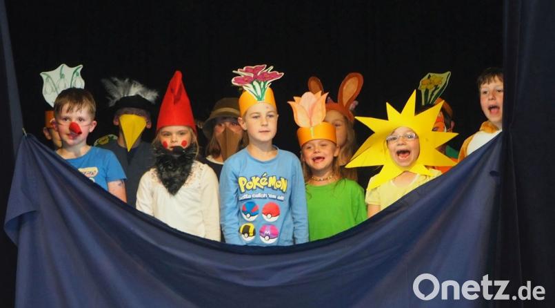 Bei einer Aufführung der Kinder steht die Vielfalt der Pflanzen- und Tierwelt im Rampenlicht. 	Bild: gz