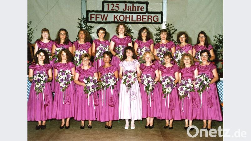 Die Festdamen des 125-jährigen Jubiläums im Jahr 1993 bieten mit ihren Blumensträußen und den pinkfarbenen Kleidern auch heute noch einen zauberhaften Anblick.  	Bild: jml