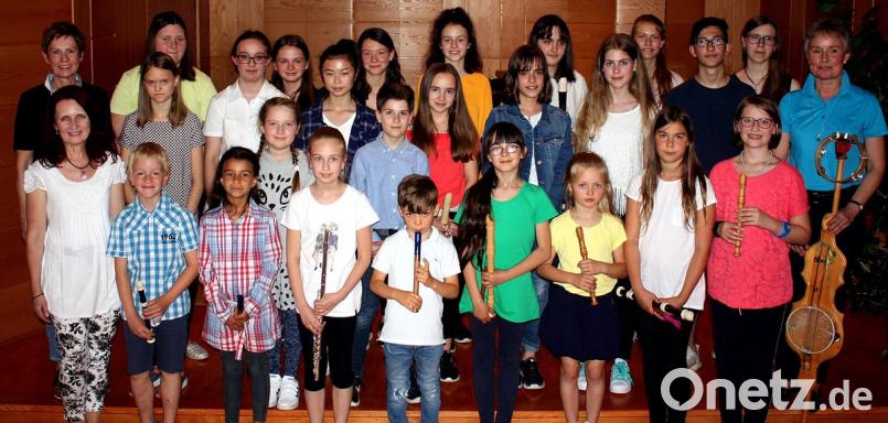 Mit Kinderliedern, Volksmusik, Werken aus Klassik und Barock boten die jungen Musiker der Franz-Grothe-Schule ihrem Publikum ein abwechslungsreiches Programm.	Bild: Kreuzer