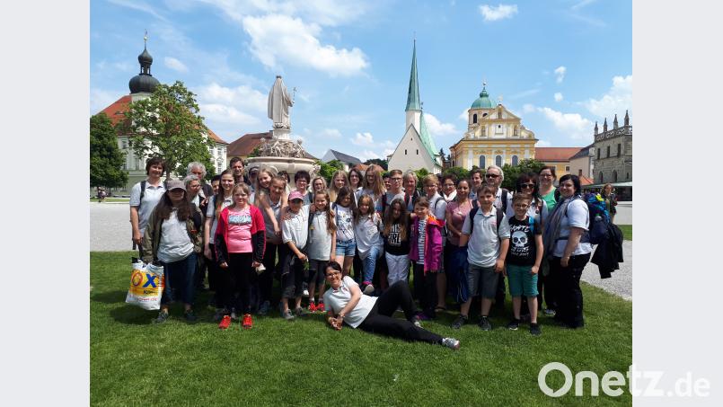 <p>Die Wallfahrer aus Ebnath in Alt&amp;ouml;tting</p>
 SOJ