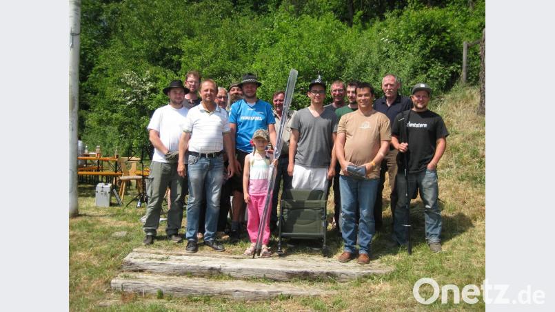 Nach der Siegerehrung des Anfischens entstand unsere Gruppenaufnahme. Bild: exb