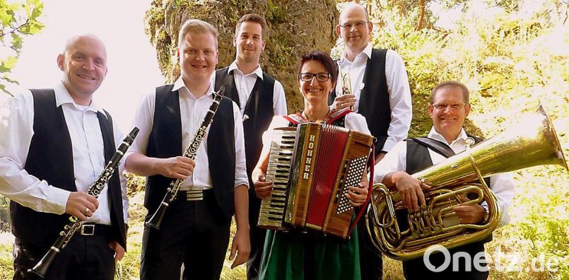 Die Alfelder Musikanten spielen am Samstag im Turmrestaurant Obermeier zum Maitanz auf.	Bild: ame