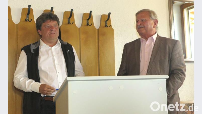 Andreas Weinmann (links) und Helmut Hey (rechts) halten eine Klage vor dem Verwaltungsgericht nicht für zielführend.  	Bild: Hirsch