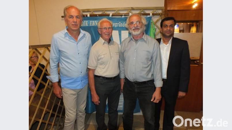 v.li.Vorsitzenden Robert Söllner, die neuen Ehrenmitglieder Alfred Würstl und Martin Exner, sowie Präses Pfarrer Pater Anish George soj