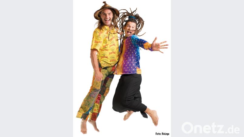 Rodscha aus Kambodscha und Tom Palme sorgen für Stimmung beim großen Kinderkonzert in der Doppelsporthalle. Neumann, Jochen [NJN] (<a href=