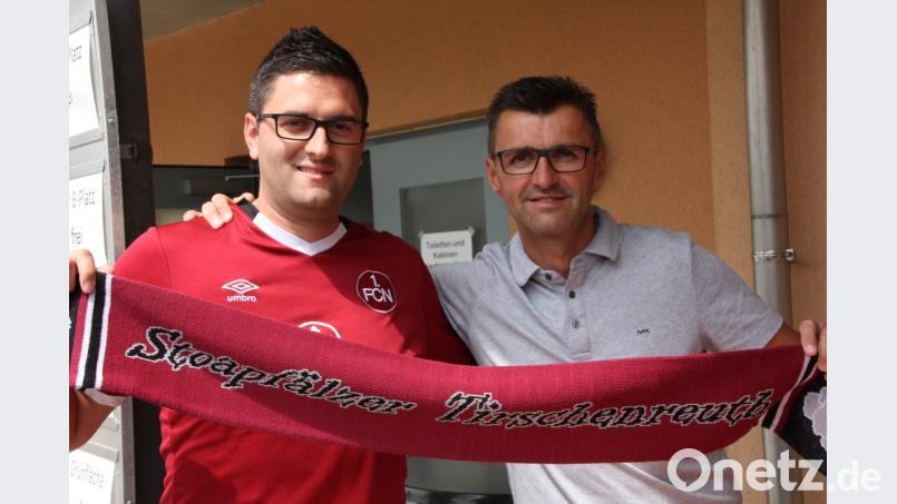 Max Burger (links) mit Club-Trainer Michael Köllner.