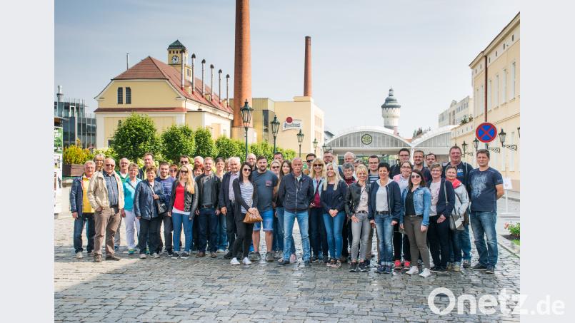 Die Dießfurter Reisegruppe auf dem Gelände der Brauerei Pilsner Urquell WHW, Autor [WHW] (Wolfgang.Helgert@t-online.de)