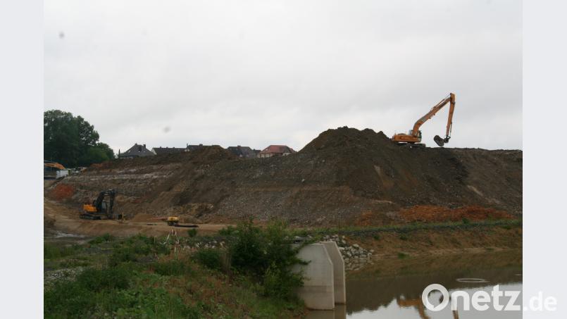 Aktuell laufen wieder massive Erdbewegungen auf dem ehemaligen Rosenthal-Areal. fpoz