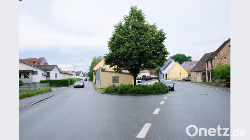 Das Nadelöhr Thumbachstraße in Höhe des Norma-Marktes war Gegenstand einer Debatte im Stadtrat. Der Idee einer Einbahnstraßenregelung, bereits in einer Finanzausschusssitzung andiskutiert,  erteilten die Ratsmitglieder unter der gegebenen Situation eine Absage. Geprüft werden soll nun ein Grunderwerb in Höhe der Norma, um die Voraussetzungen  zur Verbreiterung des nördlichen Astes der Thumbachstraße zu schaffen. Dotzauer, Robert [DO] (FAM.DOTZAUER@GMX.DE)