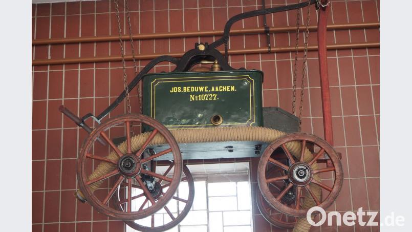 Die Handdruckspritze mit der Aufschrift „Gemeinsrieth 1891“ im Feuerwehrhaus beweist, dass es im 19. Jahrhundert einen Löschtrupp in Eslarn gegeben hat. (gz)