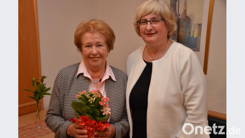 Erika Grießl (links) feierte nicht nur ihren 80. Geburtstag sondern ist auch bei der Frauen Union aktiv wie eine Junge, lobte FU-Vorsitzende Roswitha Sier. dob