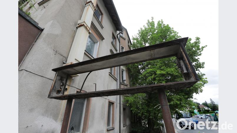 Das Haus an der Sulzbacher-Straße war jahrelang dem Verfall preisgegeben. Im Juni 2010 wurde im Keller eine Leiche gefunden. Wolfgang Steinbacher