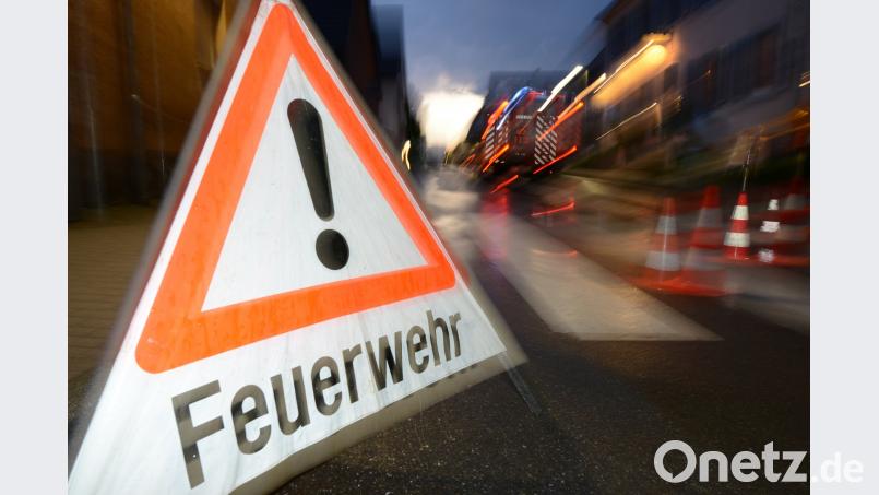 Ein Feuerwehr-Warnschild. Patrick Seeger/dpa