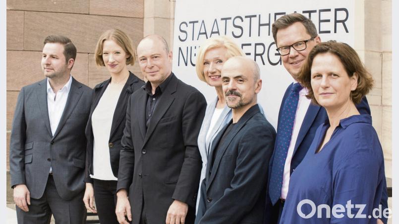 Das neue Staatstheater-Team (von links): Jan Philipp Gloger, Joana Mallwitz, Jens-Daniel Herzog, Julia Lehner, Goyo Montero, Christian Ruppert und Anja Sparberg. Staatstheater Nürnberg