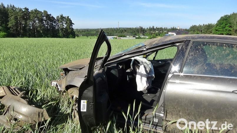 Der Wagen hat Totalschaden. Bild: Masching