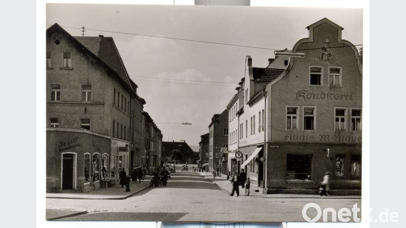 Diese alte Aufnahme zeigt den Schlesierplatz und die Bahnhofstraße. exb