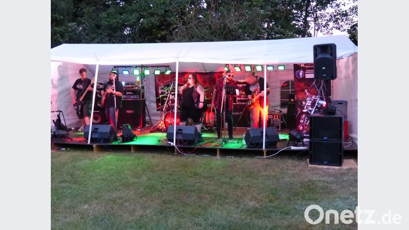 Die Band "Rock Box" begeisterte mit ihrer Musik. hme