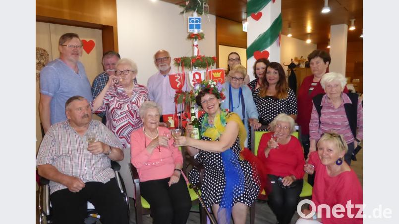 Bunt ist bei der Maifeier nicht nur das Programm. Bild: exb exb