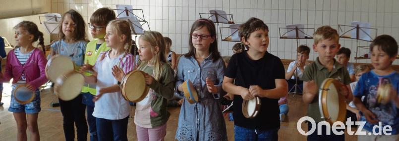 Die Hirschauer Vorschulkinder besuchen die Grundschule. u