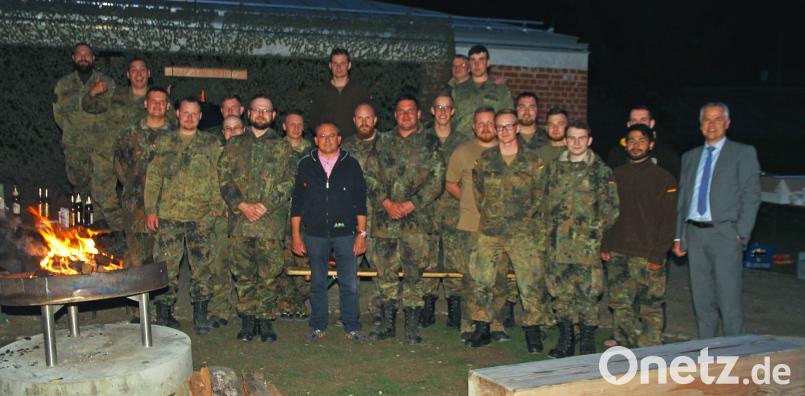 Das Beisammensein am Lagerfeuer gehörte dazu. Drei Tage unterzogen sich die in Weiden stationierten Soldaten in Flossenbürg einem strapaziösen Leistungstest. nm