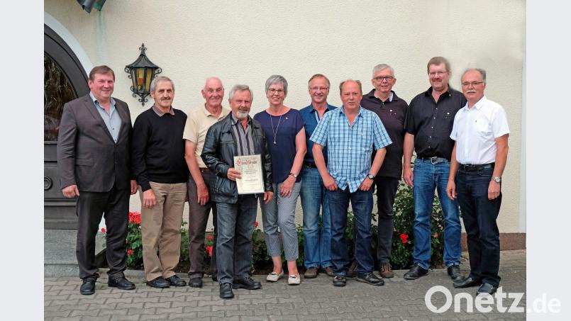 Auszeichnungen langjähriger und verdienter Mitglieder gehörten zum Programm in der Jahreshauptversammlung des TSV Detag Wernberg. Bild: twi