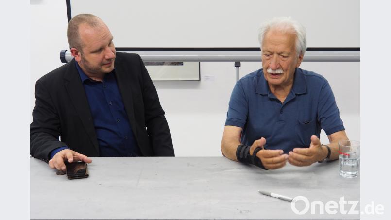 Zeitzeuge Ernst Grube (rechts) berichtet aus seinem Leben. Neben ihm Moderator war Raul Vitzthum. Bild: sbü sbü