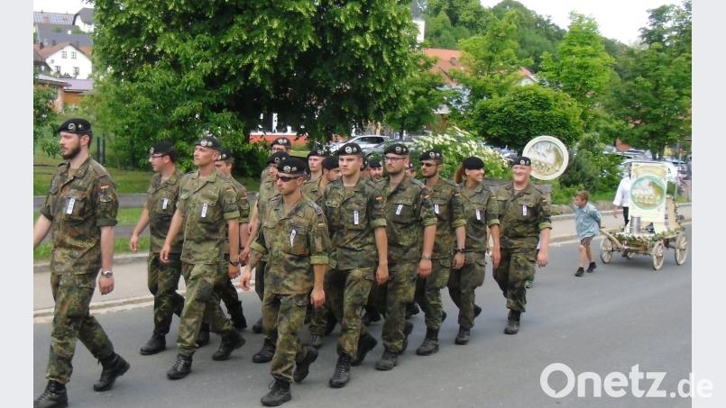 Soldaten der Patenkompanie aus Pfreimd. dl