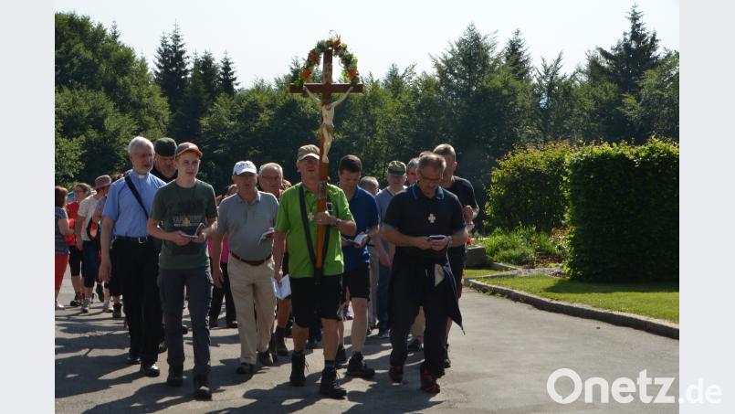 Zum 200. Mal zogen Pilger aus Bärnau am Sonntag zum Fahrenberg. dob