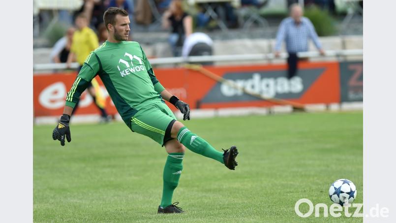 Dominik Forster kehrt wegen einer schweren Ellbogen-Verletzung nicht mehr in den Kasten der SpVgg SV Weiden zurück. Alfred Schwarzmeier