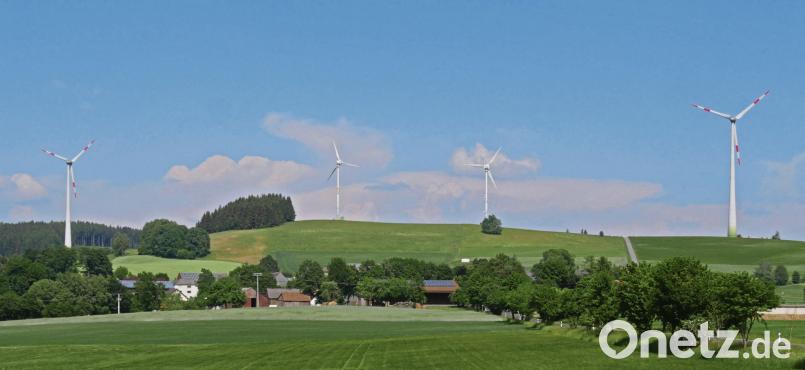 Der Verein für Landschaftspflege und Artenschutz in Bayern (VLAB) will, dass der Bürgerwindpark Ellenfeld von Anfang März bis Mitte August tagsüber zum Schutz des Rotmilans abgeschaltet wird. . tr
