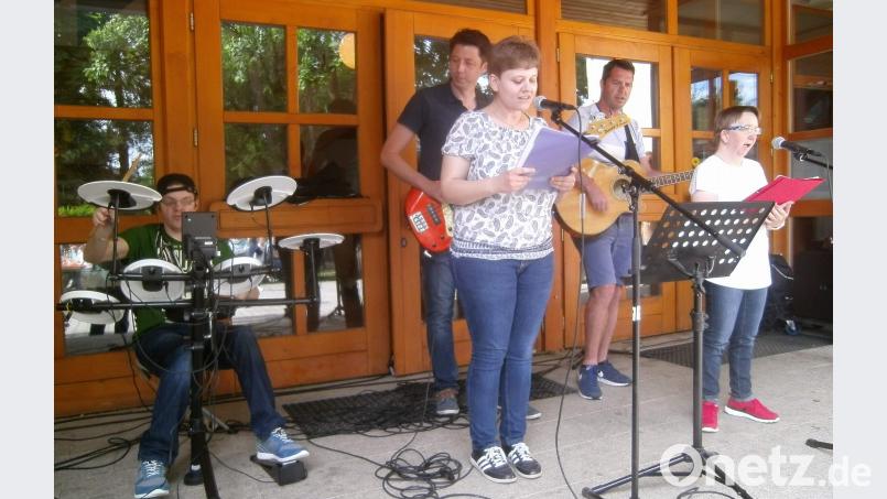 Bei ihrer letztjährigen Premiere beim 28. Jura-Gartenfest erntete die neu gegründete Jura-Band, in der Menschen mit und ohne Behinderung gemeinsam musizieren, viel Beifall für ihre Darbietungen. Schon deshalb darf die Gruppe beim Fest am 3. Juni nicht fehlen. u
