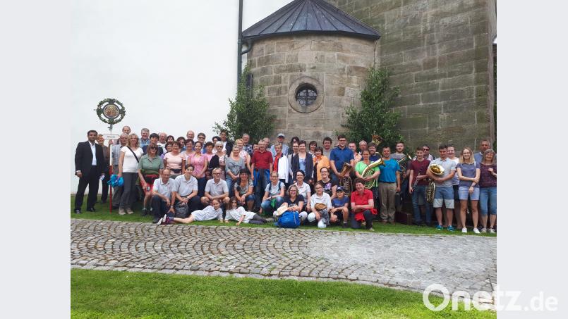 Bild zeigt die Wallfahrergruppe aus Ebnath auf dem Armesberg SOJ, Autor [SOJ] (JOSEFSOELLNER@T-ONLINE.DE)