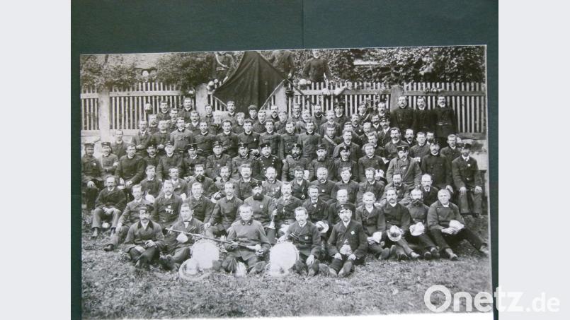 Am 20. September 1896, acht Jahre nach ihrer Gründung, stellte sich die Freiwillige Feuerwehr als einsatzbereite Truppe vor. rn