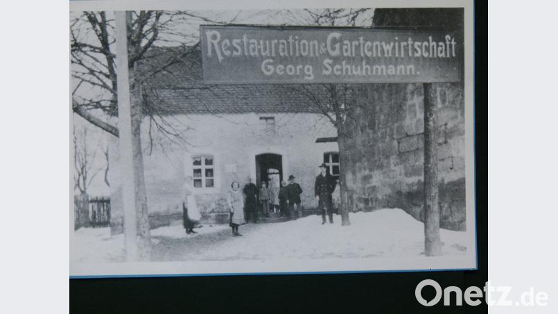 Vor 90 Jahren brannte in der Grafenwöhrer Straße die Restauration Schuhmannn (später Ackermann) ab. Das Löschen verhinderte ein entwendeter Hydrant.. rn